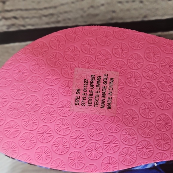 Lilly Pulitzer Maritime Velour Slippers in Onyx Earned Stripes Size 5/6 - Picture 5 of 8